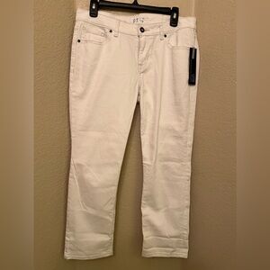 Apt 9 White Denim NWT Capris with Bling Size 10Petite